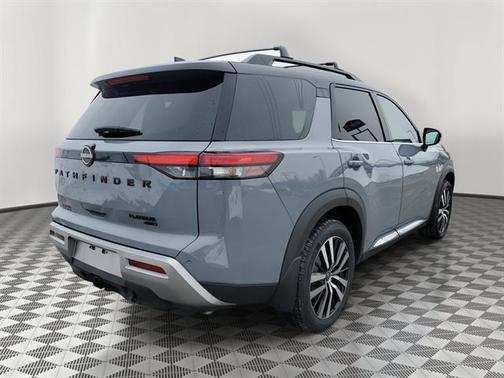 2024 Nissan Pathfinder Platinum