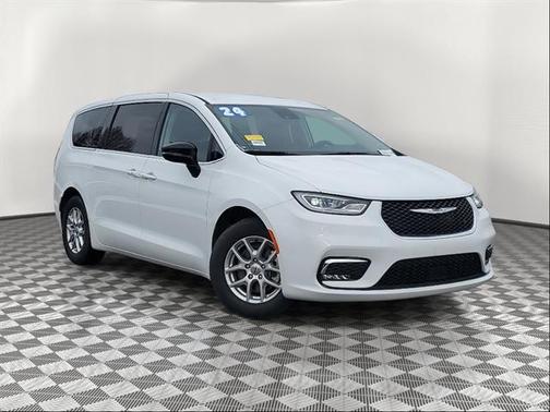 2024 Chrysler Pacifica Touring-L