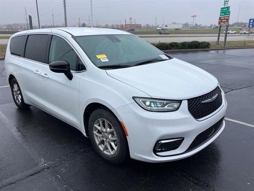 2024 Chrysler Pacifica Touring-L