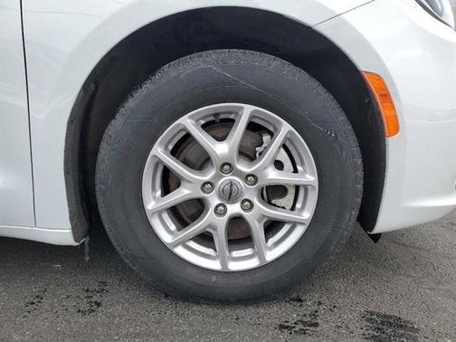 2024 Chrysler Pacifica Touring-L