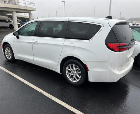 2024 Chrysler Pacifica Touring-L