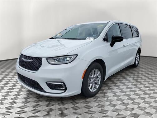 2024 Chrysler Pacifica Touring-L