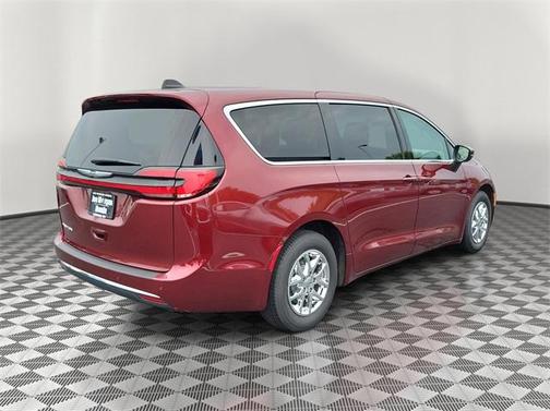 2023 Chrysler Pacifica Touring-L