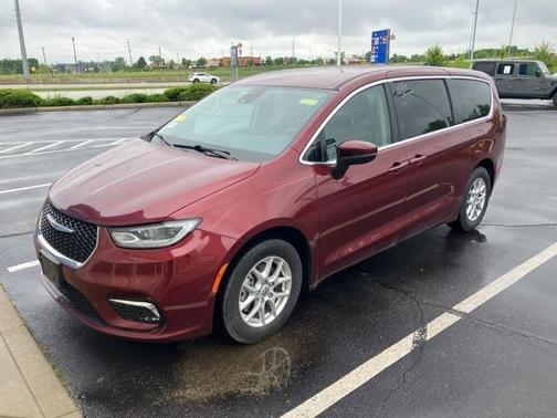 2023 Chrysler Pacifica Touring-L