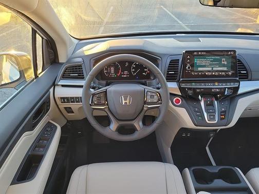 Platinum White Pearl 2027 Honda Odyssey EX-L