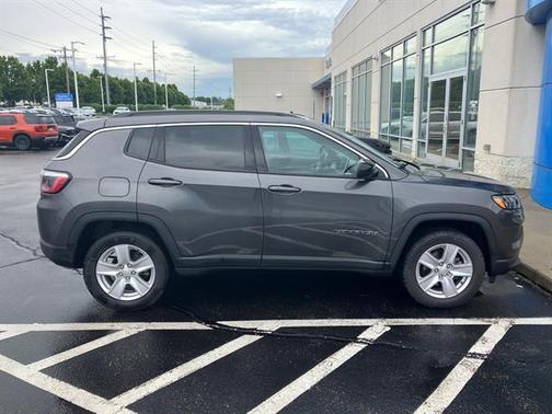 Granite Crystal Clearcoat Metallic 2022 Jeep Compass Latitude