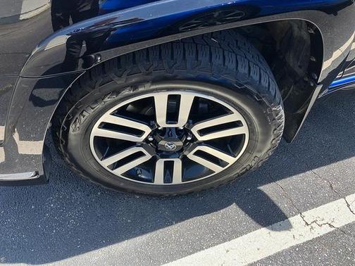 Midnight Black Metallic 2017 Toyota 4Runner Limited