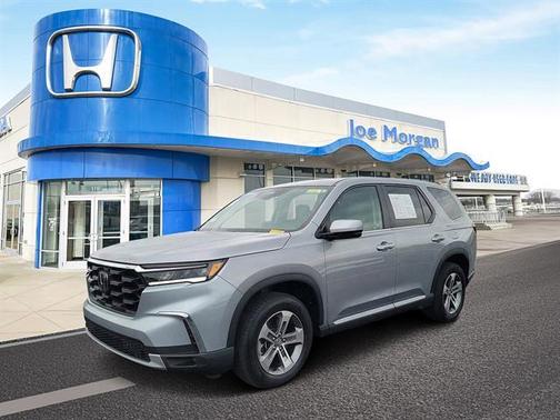 Lunar Silver Metallic 2024 Honda Pilot EX-L 7-Passenger