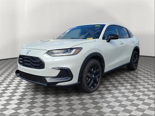 Platinum White Pearl 2024 Honda HR-V Sport