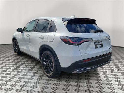 Platinum White Pearl 2024 Honda HR-V Sport