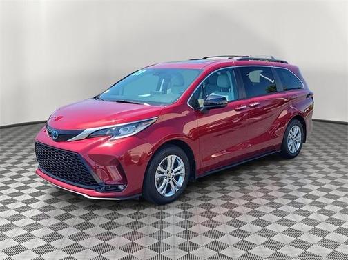 2022 Toyota Sienna XSE 7 Passenger