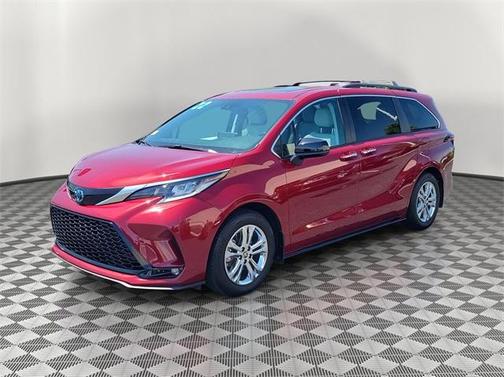 2022 Toyota Sienna XSE 7 Passenger