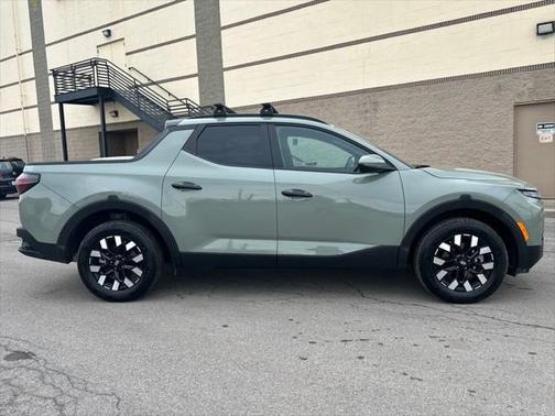 2025 Hyundai SANTA CRUZ SEL Activity