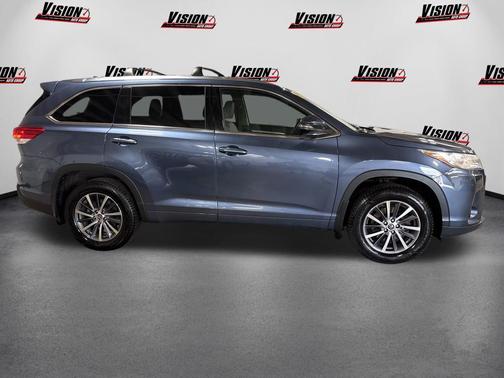Shoreline Blue Pearl 2017 Toyota Highlander XLE