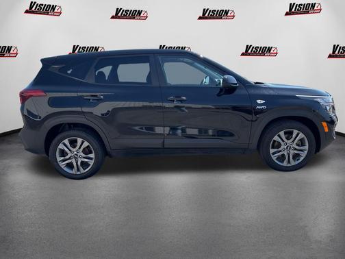Cherry Black 2022 Kia Seltos LX