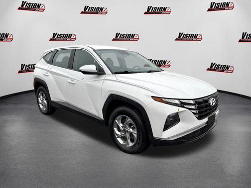 2023 Hyundai TUCSON SE