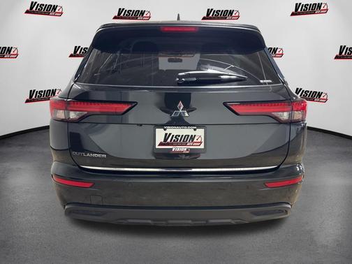 Black Diamond 2022 Mitsubishi Outlander ES S-AWC