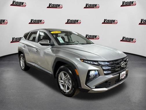 Shimmering Silver 2026 Hyundai TUCSON SE