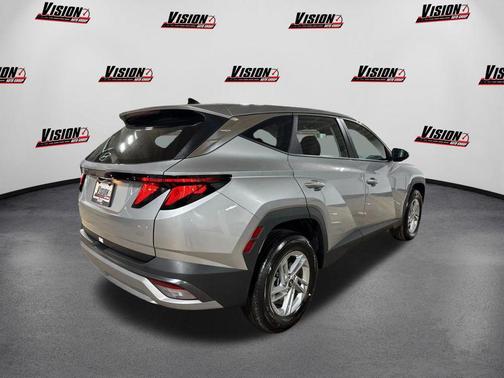 Shimmering Silver 2026 Hyundai TUCSON SE