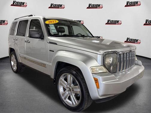 Bright Silver Metallic Clearcoat 2012 Jeep Liberty Jet