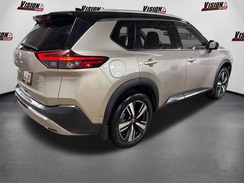 Champagne Silver Metallic/Super Black 2021 Nissan Rogue Platinum
