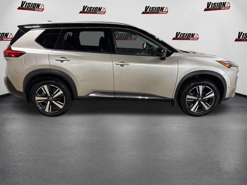 Champagne Silver Metallic/Super Black 2021 Nissan Rogue Platinum