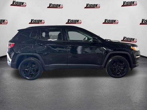 Diamond Black Crystal Pearlcoat 2020 Jeep Compass Latitude