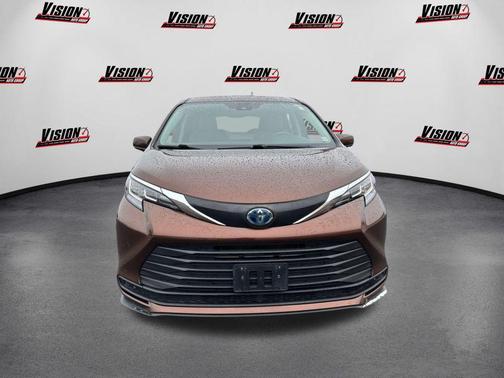 2021 Toyota Sienna LE