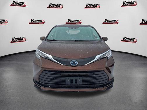 2021 Toyota Sienna LE