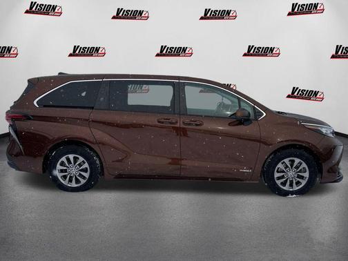 2021 Toyota Sienna LE