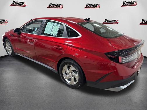Ultimate red 2025 Hyundai SONATA SE