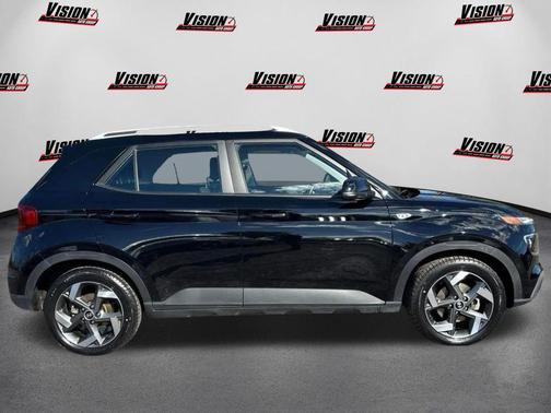 2022 Hyundai VENUE SEL