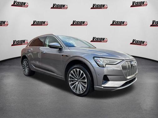 2019 Audi e-tron Premium Plus