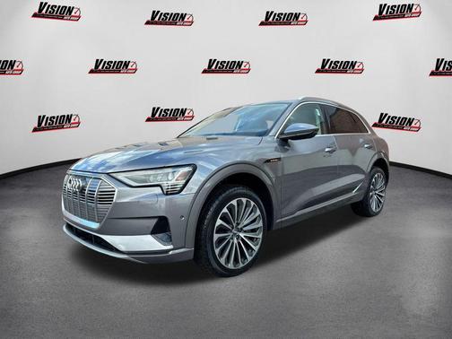 2019 Audi e-tron Premium Plus