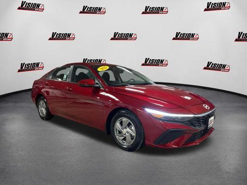 2025 Hyundai ELANTRA SE