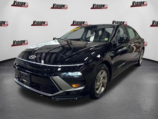 Abyss Black 2025 Hyundai SONATA SE