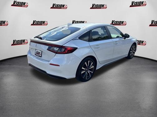 Platinum White Pearl 2024 Honda Civic EX-L
