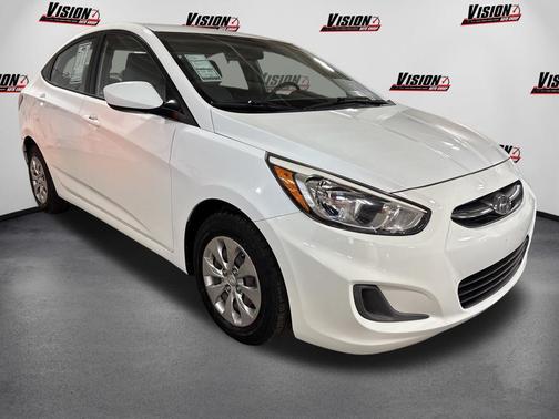 Century White 2016 Hyundai Accent SE