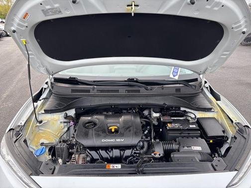 Chalk White 2021 Hyundai KONA SE