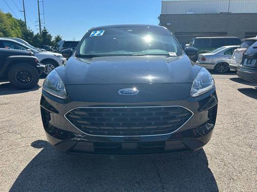Agate Black Metallic 2022 Ford Escape SE