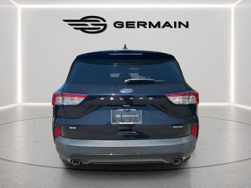 Agate Black Metallic 2022 Ford Escape SE