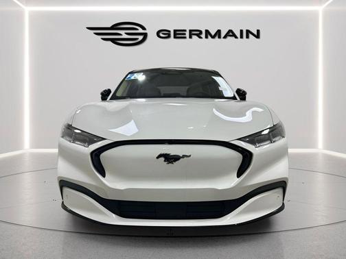 Star White Metallic Tri-Coat 2023 Ford Mustang Mach-E Premium