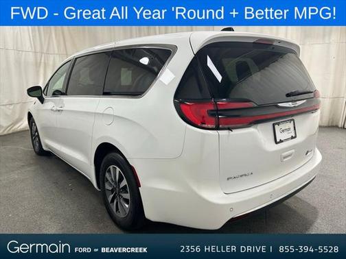 2023 Chrysler Pacifica Hybrid Touring L