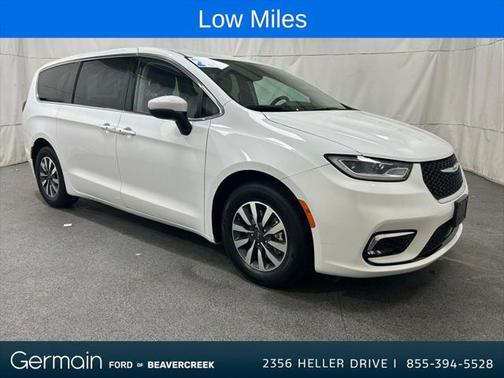 2023 Chrysler Pacifica Hybrid Touring L