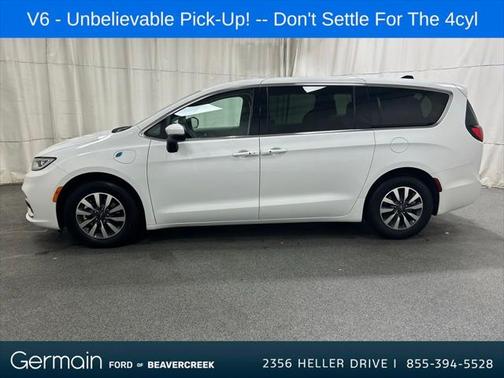 2023 Chrysler Pacifica Hybrid Touring L