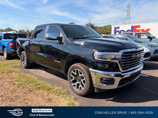 Diamond Black Crystal Pearlcoat 2025 RAM 1500 Laramie
