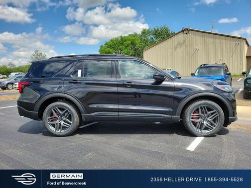 Black Metallic 2026 Ford Explorer ST-Line