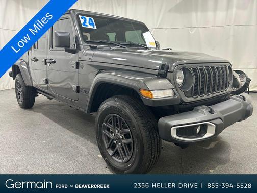 2024 Jeep Gladiator Sport S