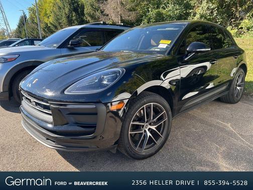2022 Porsche Macan Base