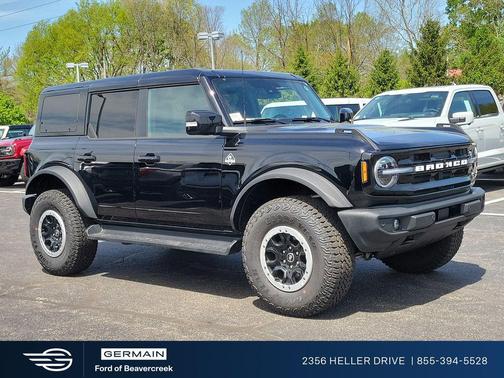 Shadow Black 2025 Ford Bronco Outer Banks
